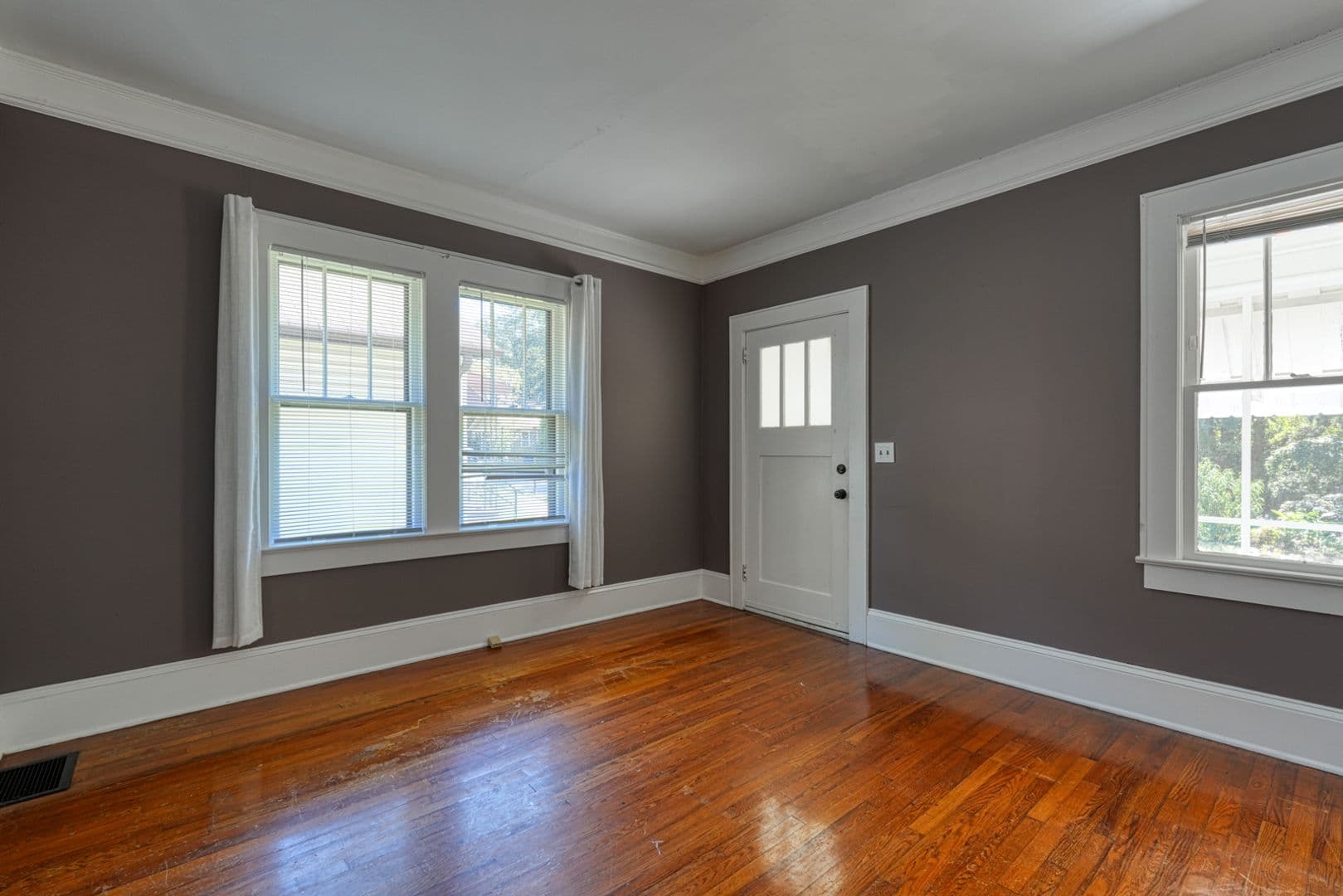 Spartanburg House: 270 Carlisle St