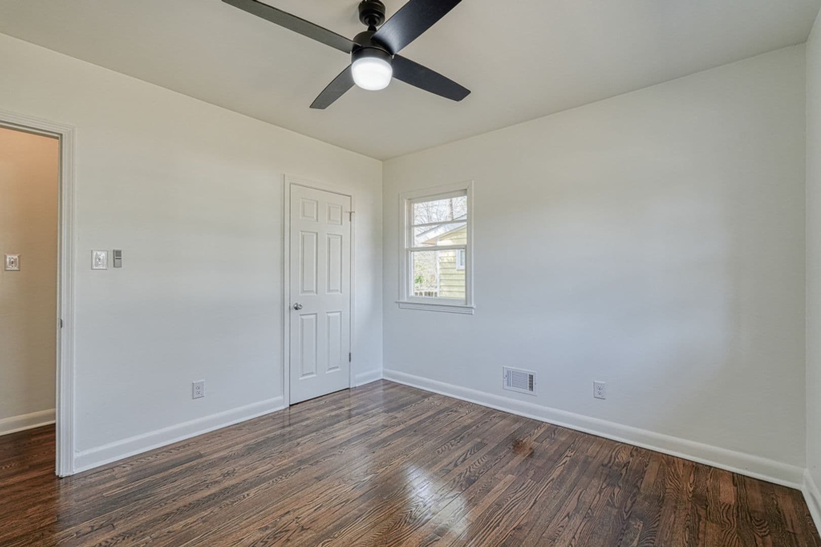 Spartanburg House: 118 1st Ave