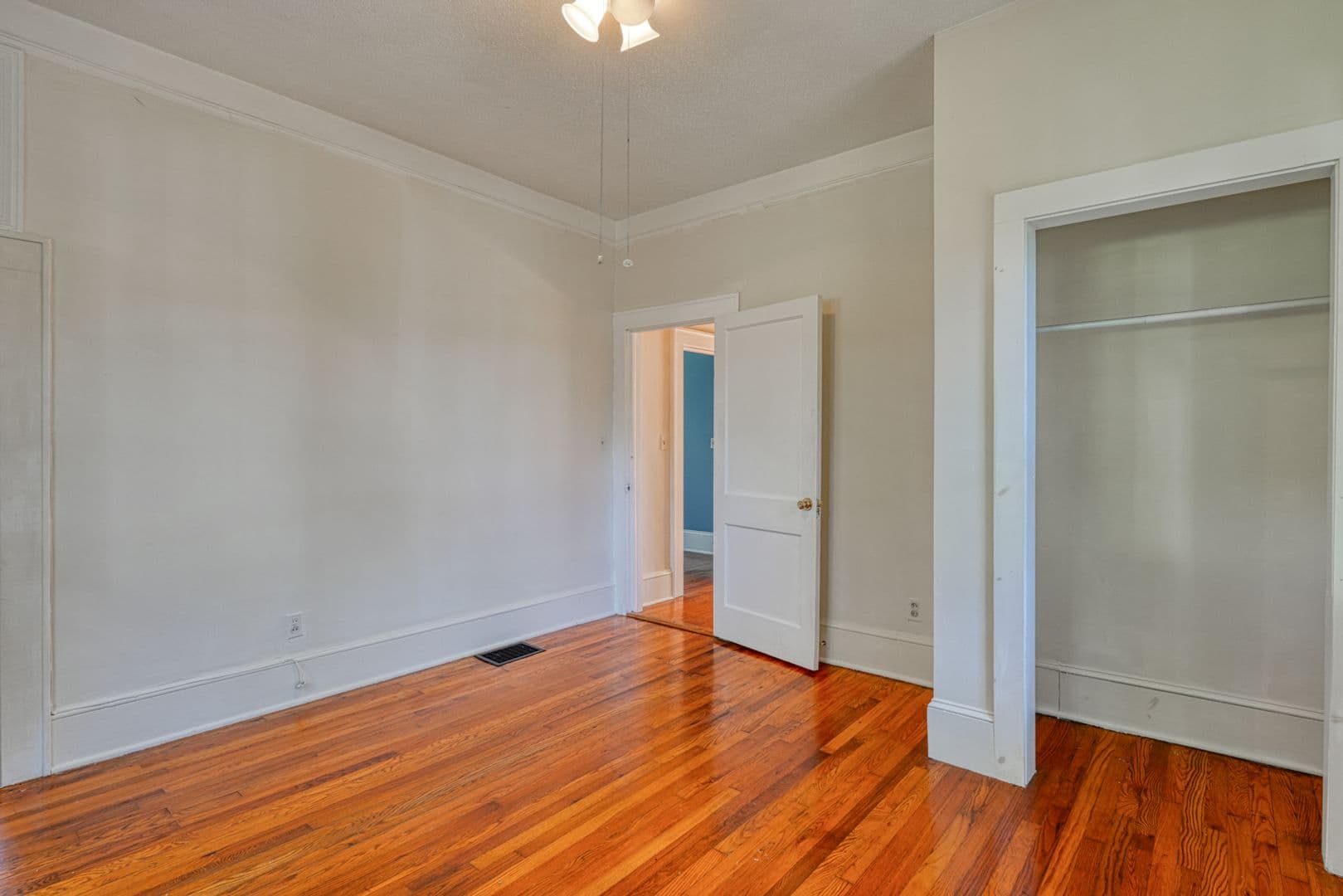 Spartanburg House: 270 Carlisle St
