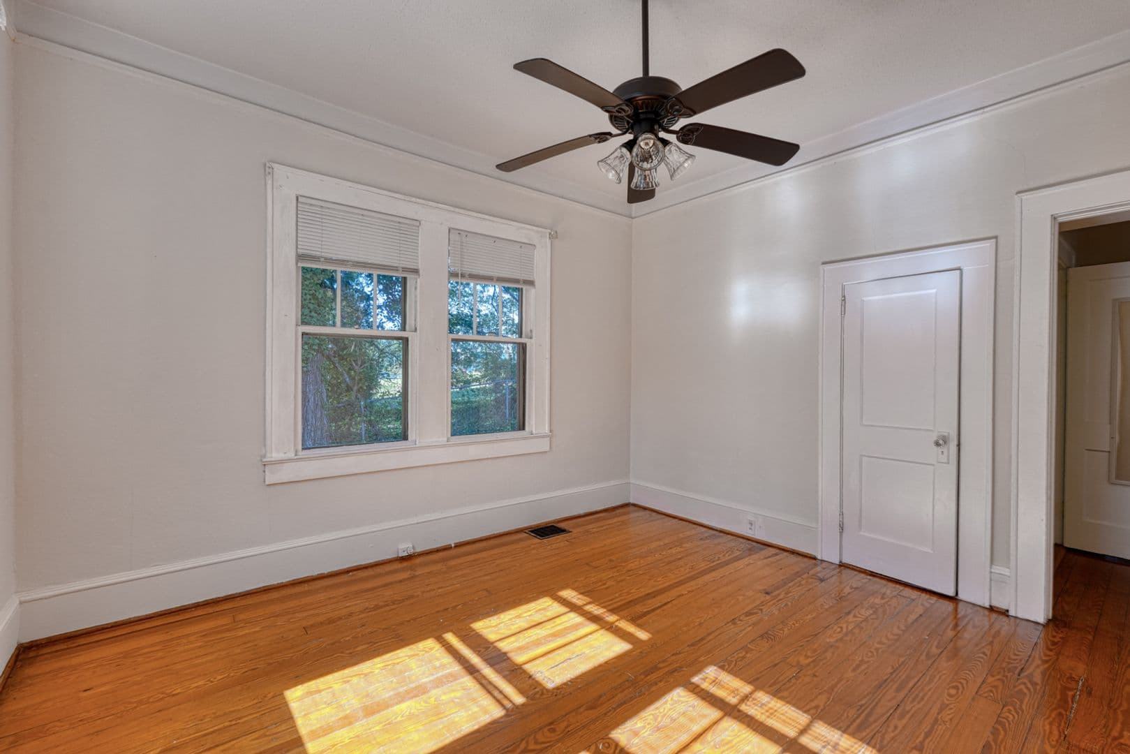 Spartanburg House: 270 Carlisle St