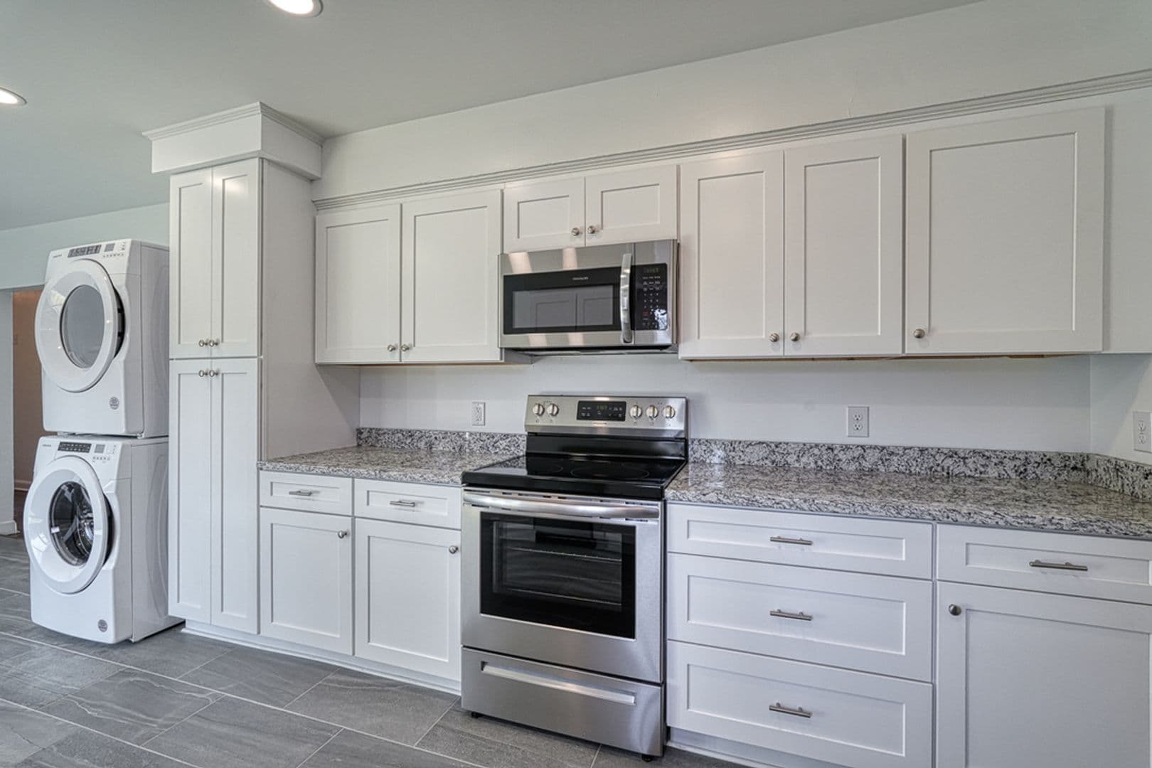 Spartanburg House: 118 1st Ave