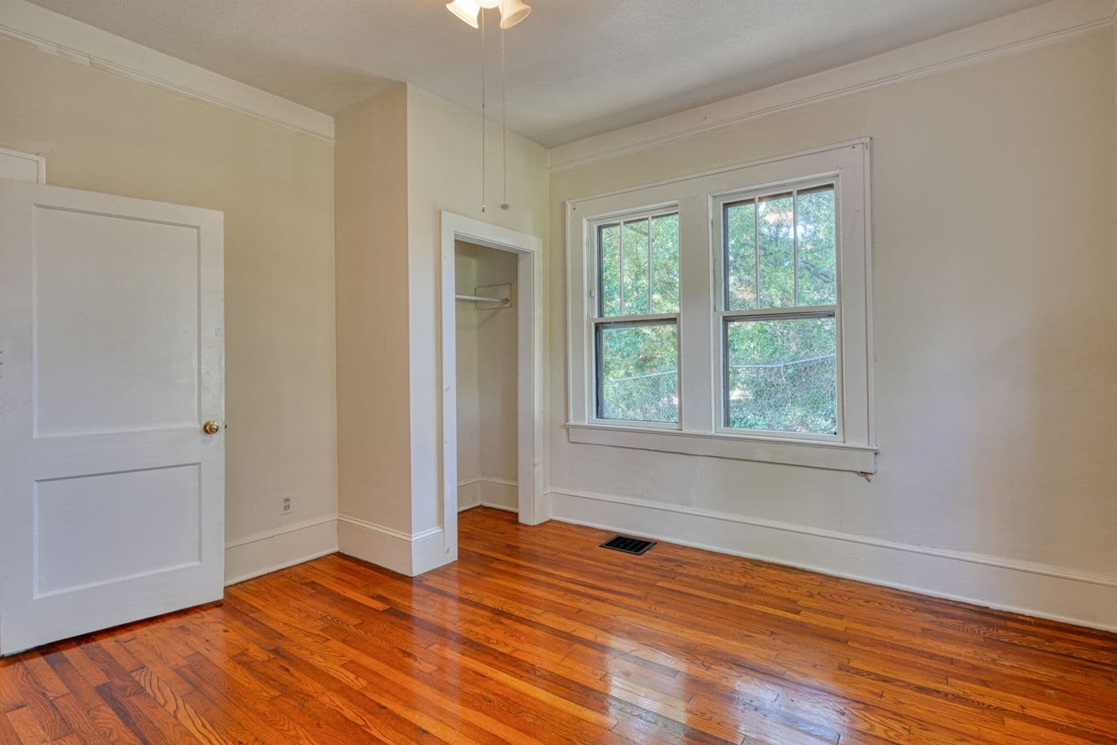Spartanburg House: 270 Carlisle St