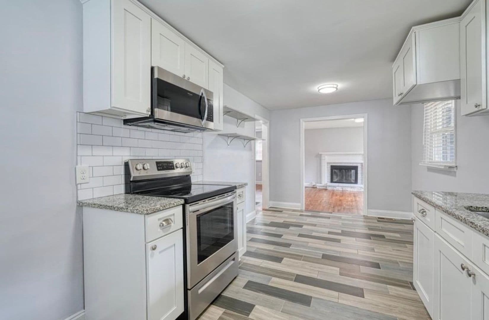 Spartanburg House: 215 Collins Ave