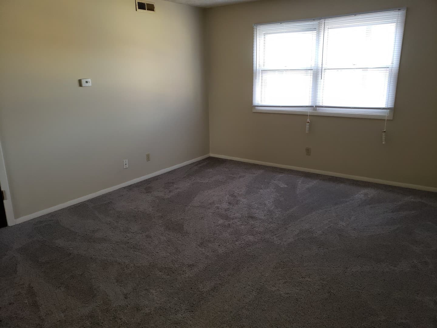 Bloomington Apartment: #1 Willedrob