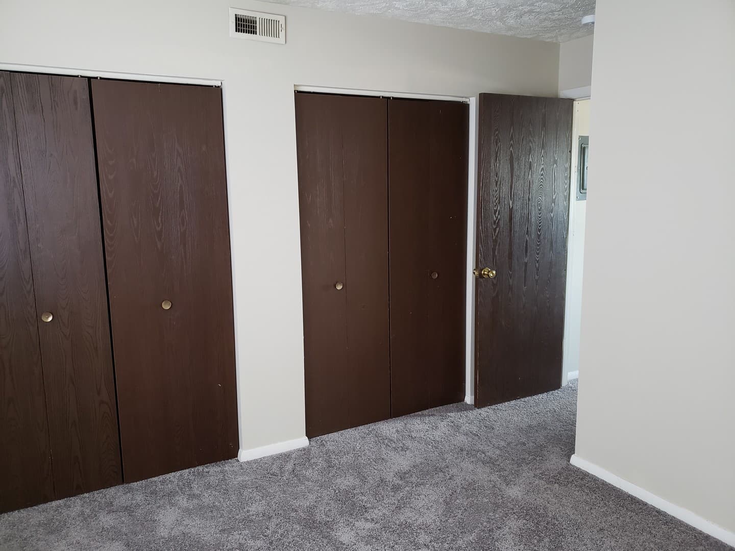 Bloomington Apartment: #1 Willedrob