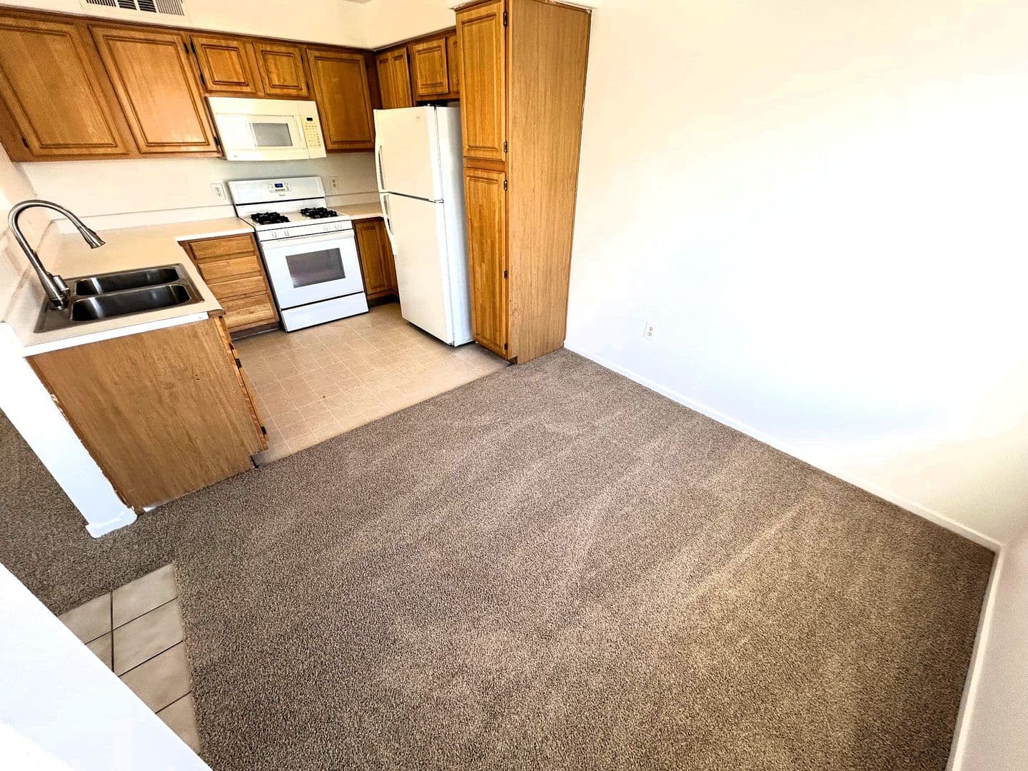 Las Vegas House: 5710 Tropicana Ave #2092