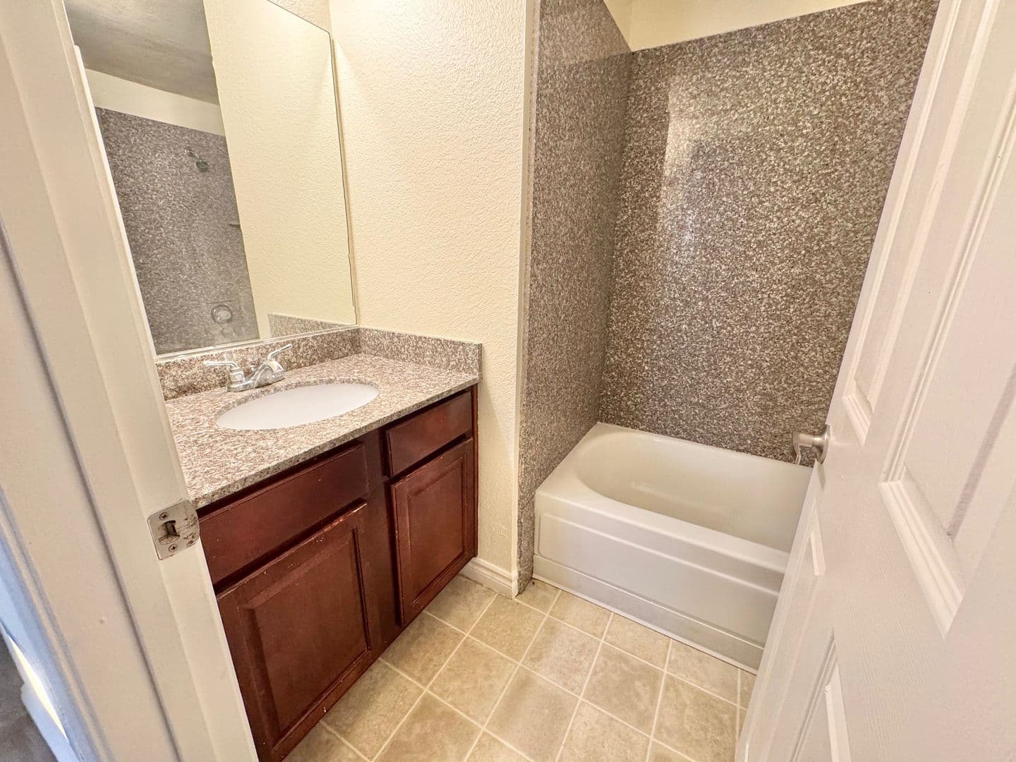 Las Vegas House: 5422 River Glen Dr. #377
