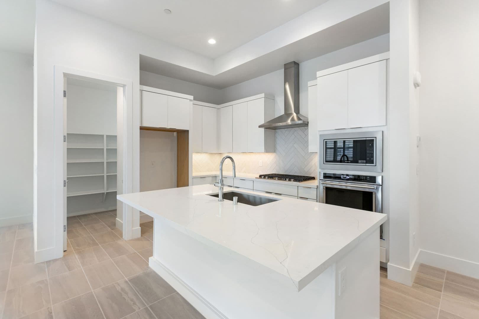 Las Vegas House: 647 Spotted Falcon St