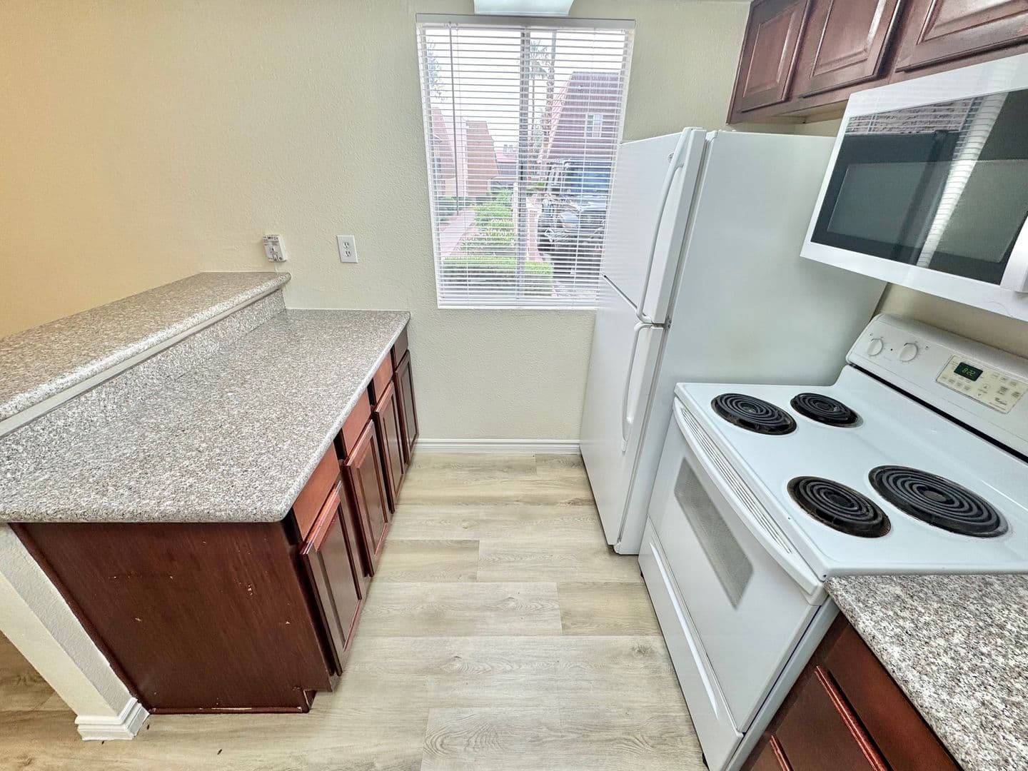 Las Vegas House: 5422 River Glen Dr. #377