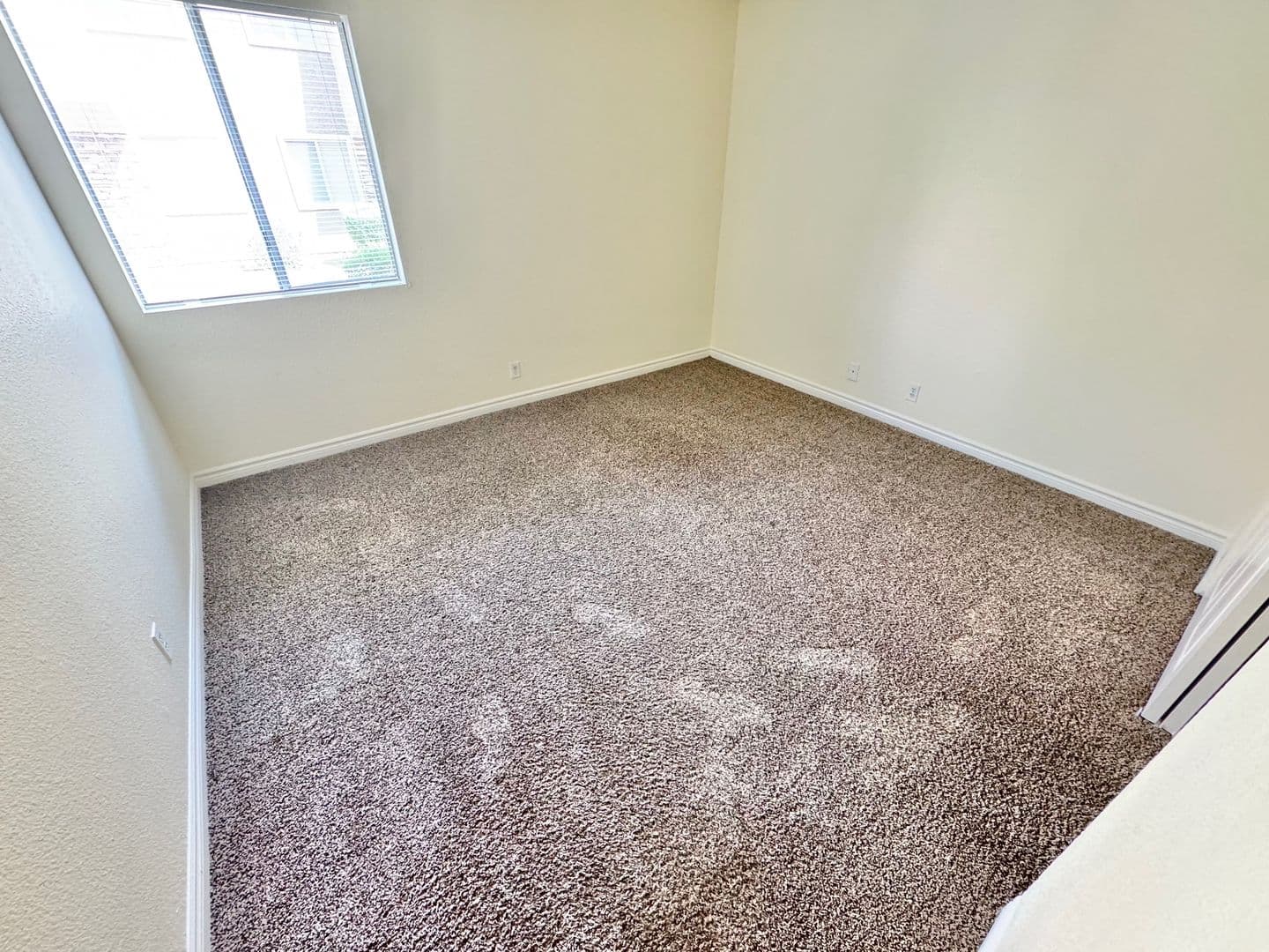 Las Vegas House: 5422 River Glen Dr. #377