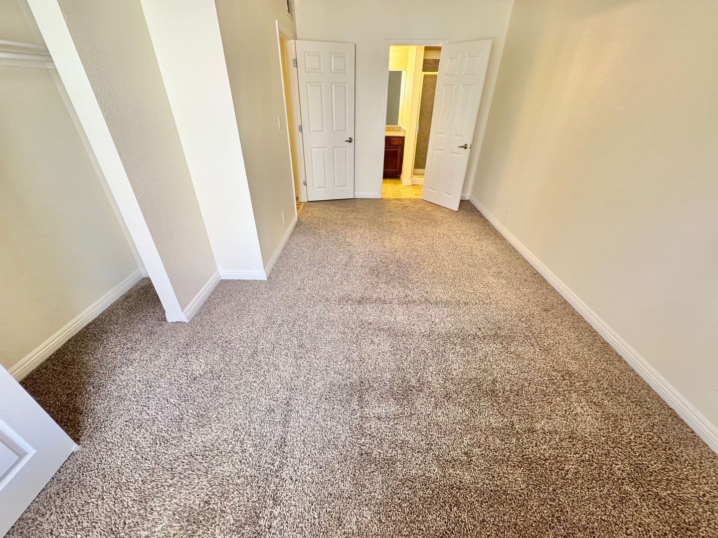 Las Vegas House: 5422 River Glen Dr. #377