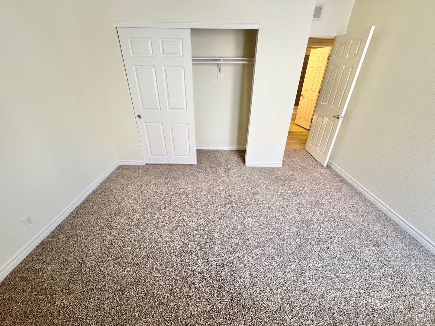 Las Vegas House: 5422 River Glen Dr. #377