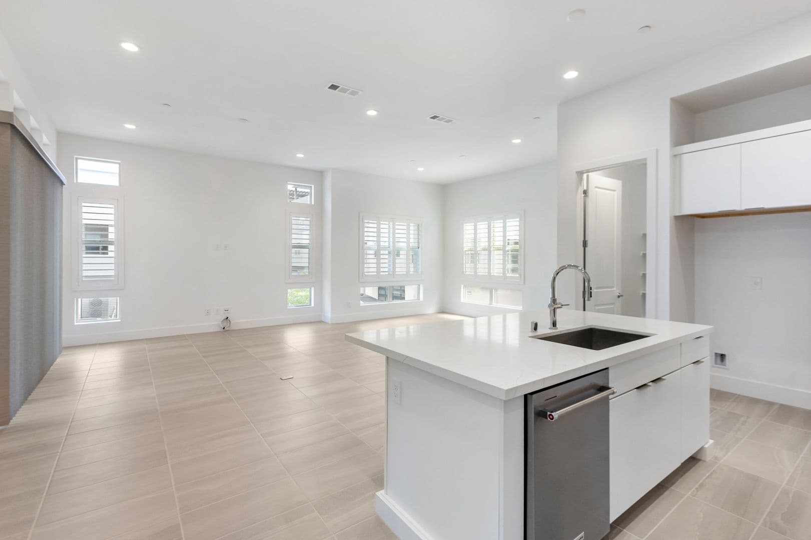 Las Vegas House: 647 Spotted Falcon St