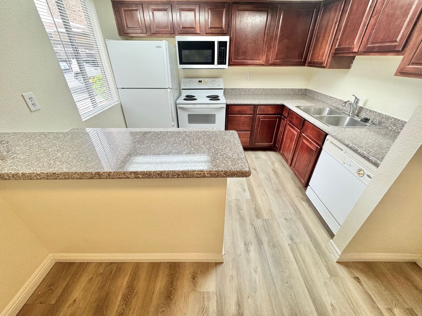 Las Vegas House: 5422 River Glen Dr. #377