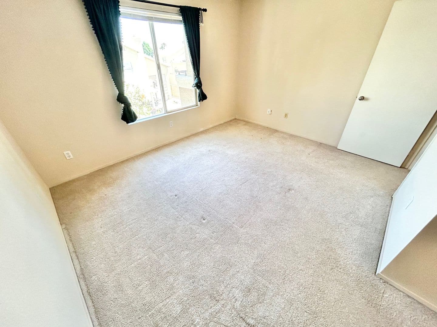 LAS VEGAS Condo: 8070 W RUSSEL RD #2061