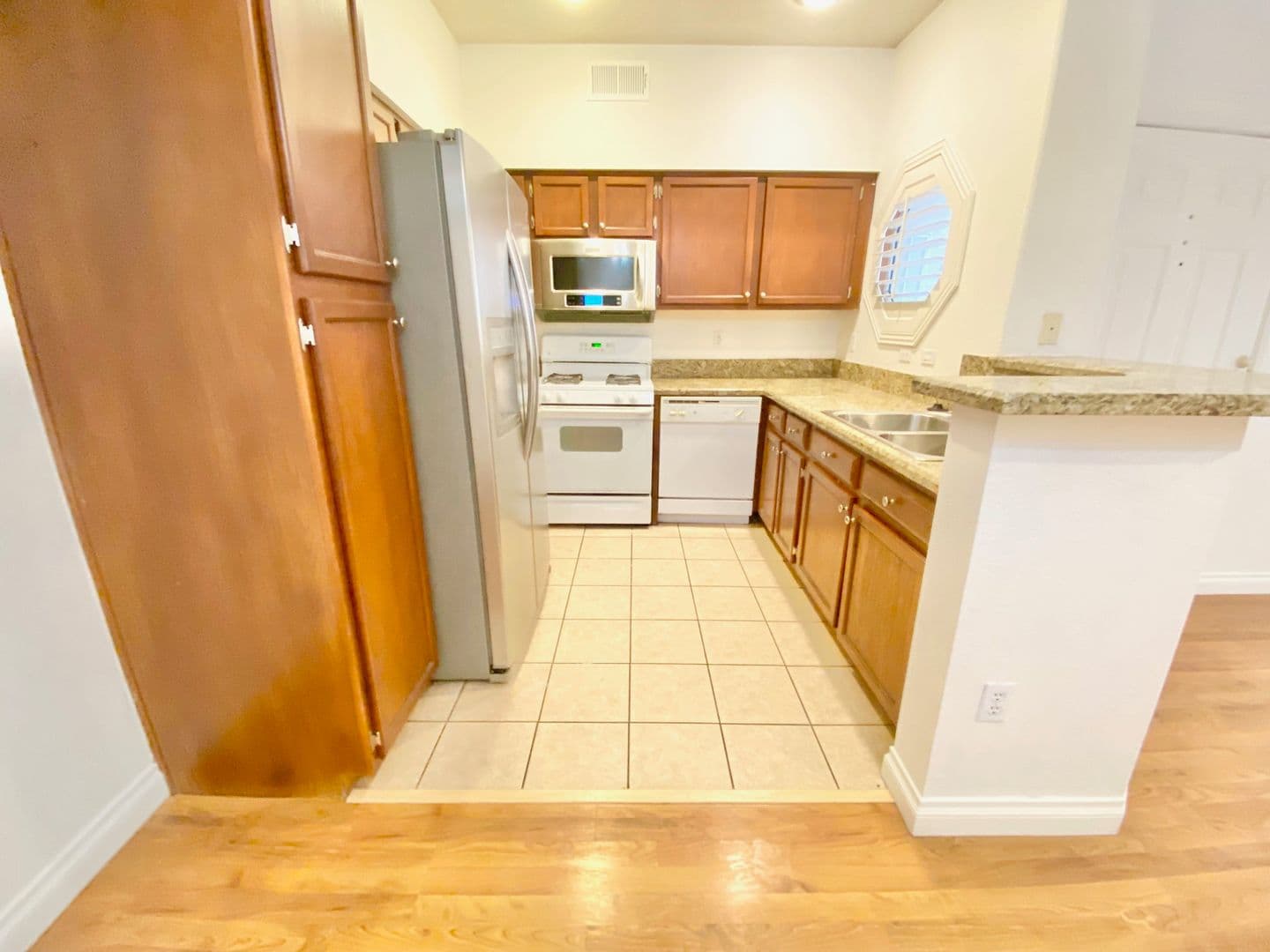 Las Vegas Condo: 5415 W Harmon Ave #1037