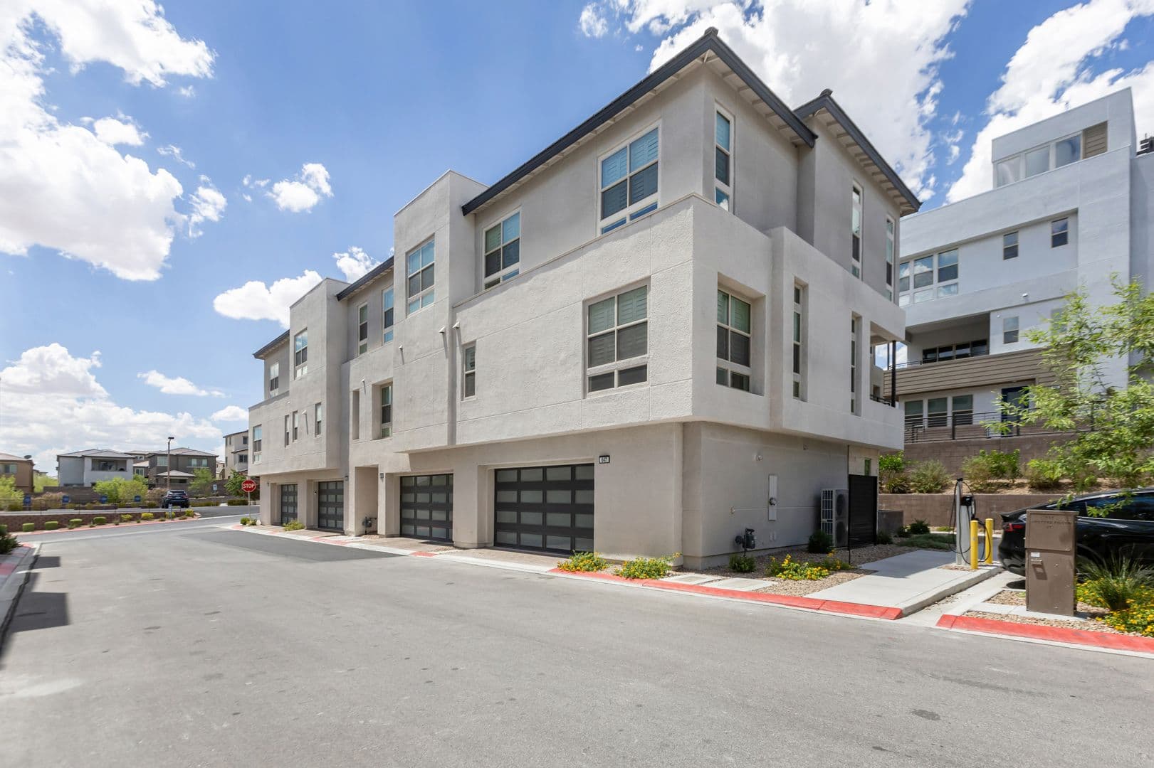 Las Vegas House: 647 Spotted Falcon St