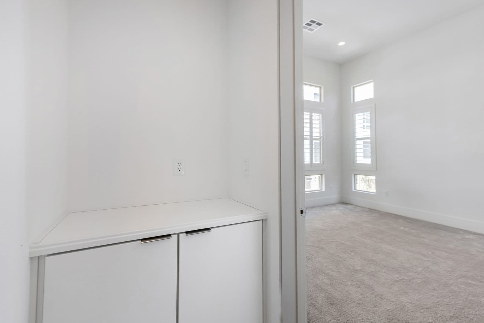 Las Vegas House: 647 Spotted Falcon St