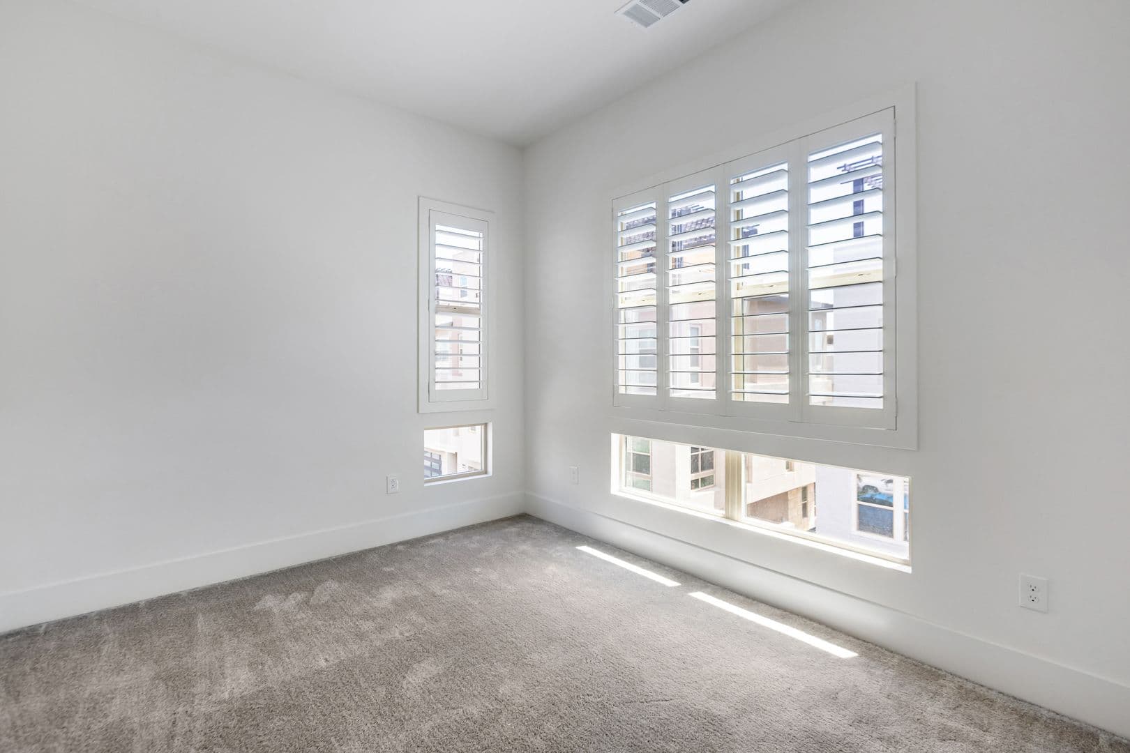 Las Vegas House: 647 Spotted Falcon St