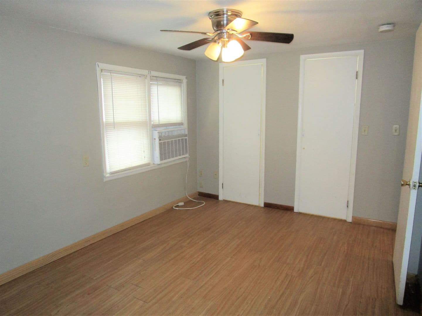 WEATHERFORD House: 313 1/2 N. INDIANA