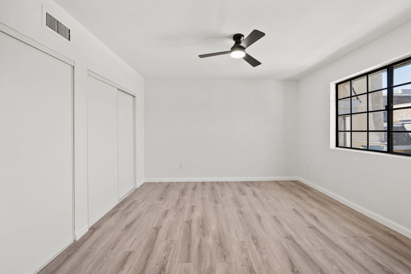 Panorama City House: 14500 Van Nuys Blvd #29