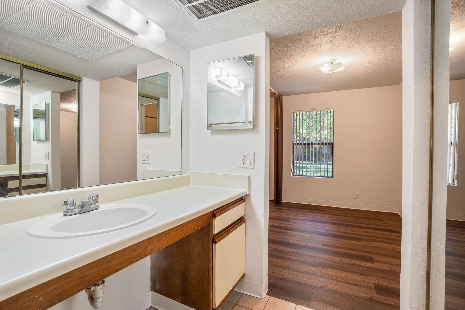 Albuquerque Apartment: 5851 Anderson Ave SE