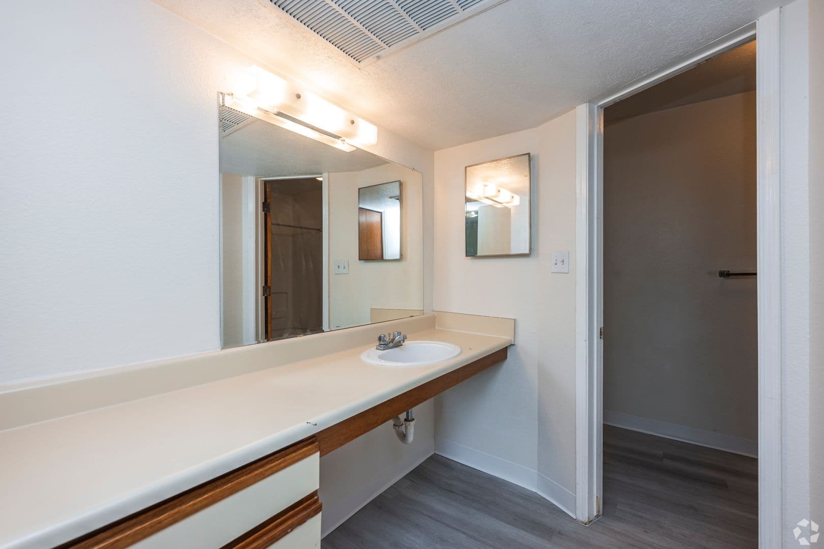 Albuquerque Apartment: 5851 Anderson Ave SE