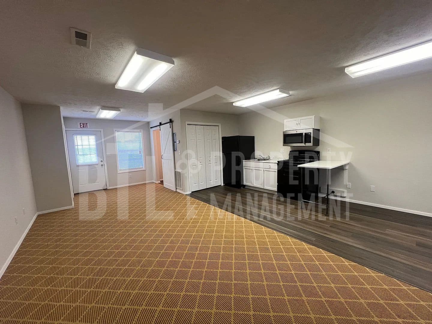 Branson West Apartment: 27 Notch Shopping Center Lane