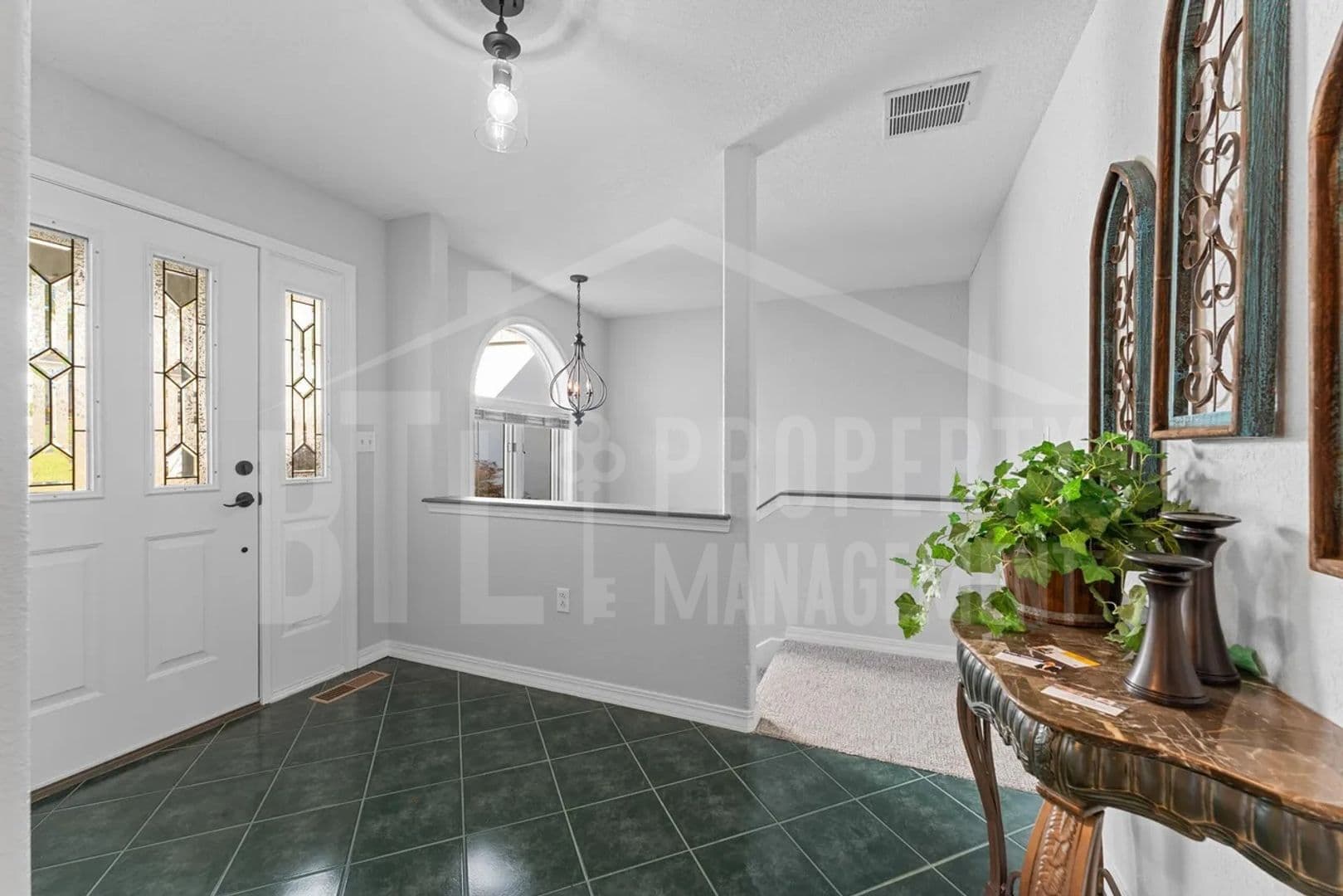 Branson House: 185 Eagle Pointe Dr