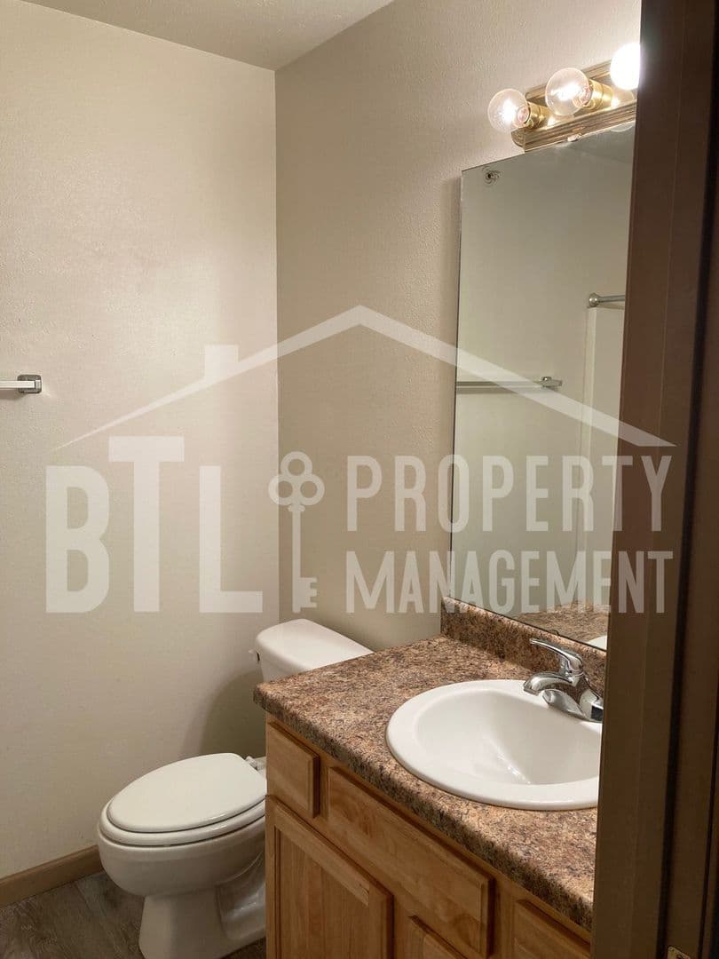 Branson Apartment: 2078 Bird Road, Building B