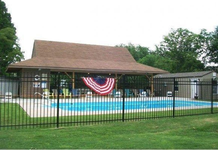 Branson House: 405 Deer Run Rd