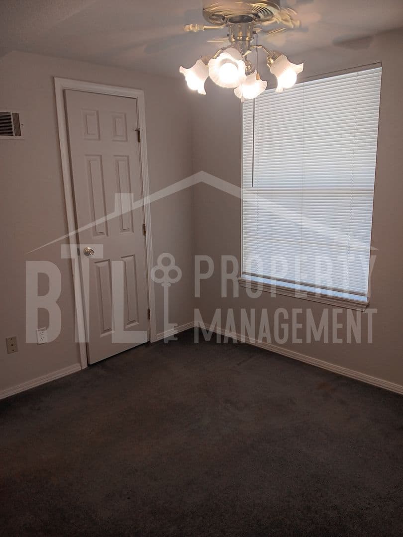 Branson House: 440 Fall Creek Rd