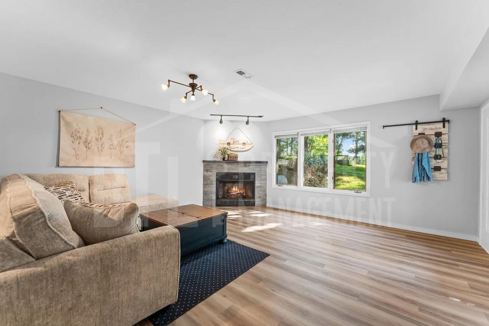 Branson House: 185 Eagle Pointe Dr