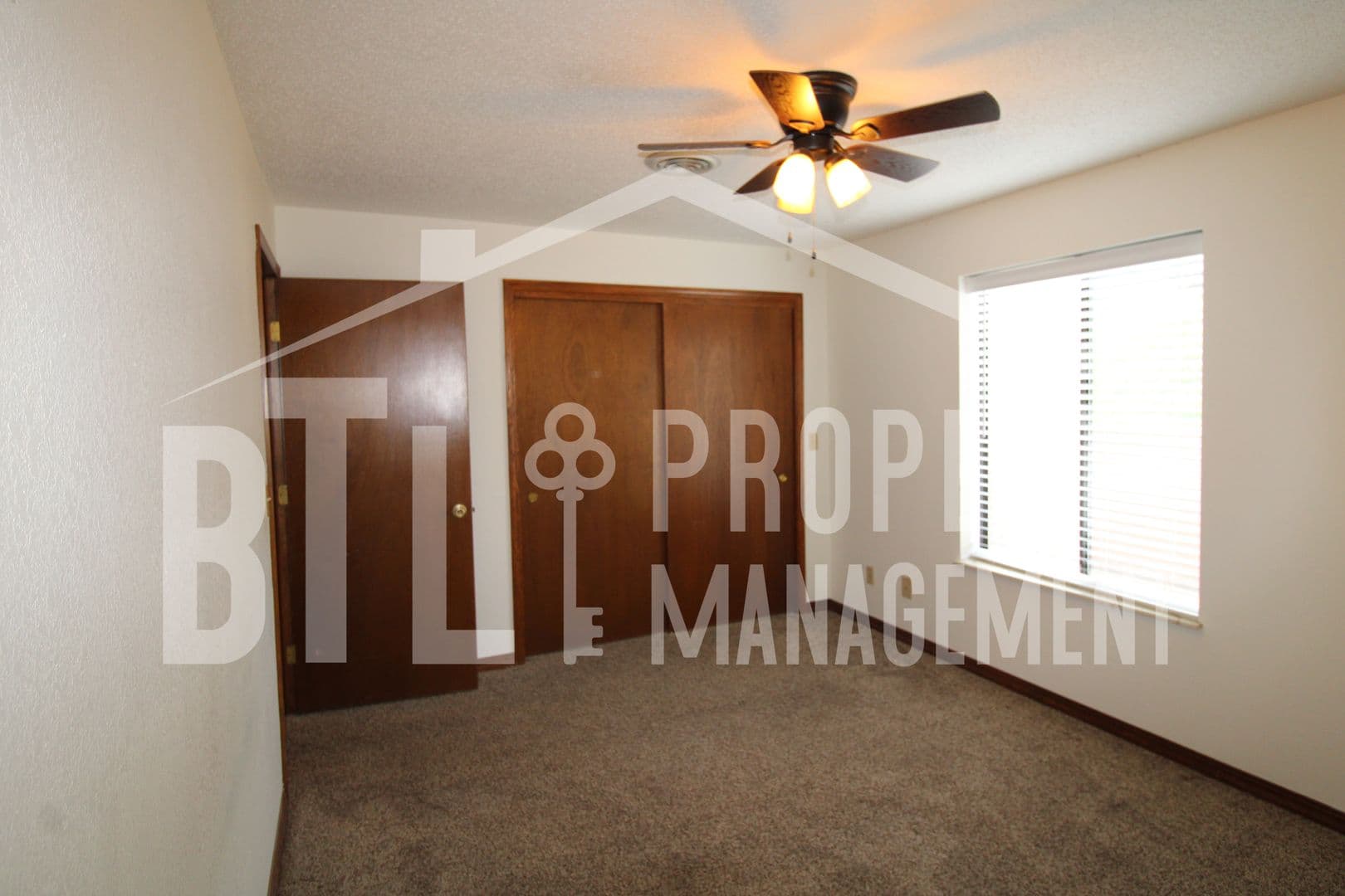 Hollister Condo: 130 Wilshire Dr Unit 28