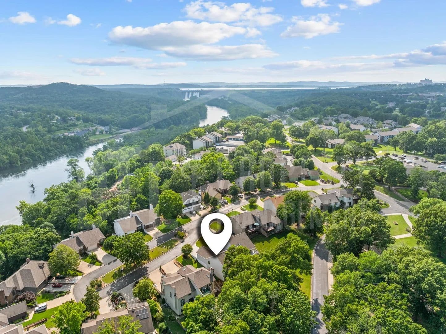 Branson House: 185 Eagle Pointe Dr