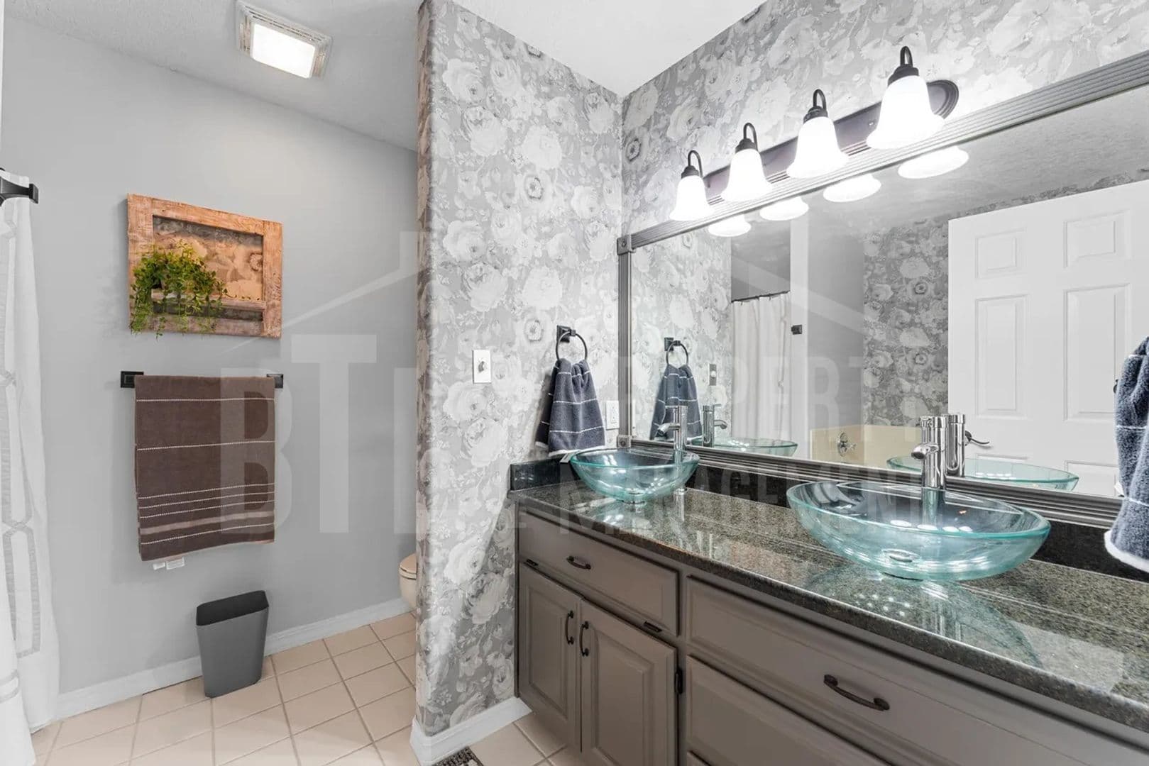 Branson House: 185 Eagle Pointe Dr