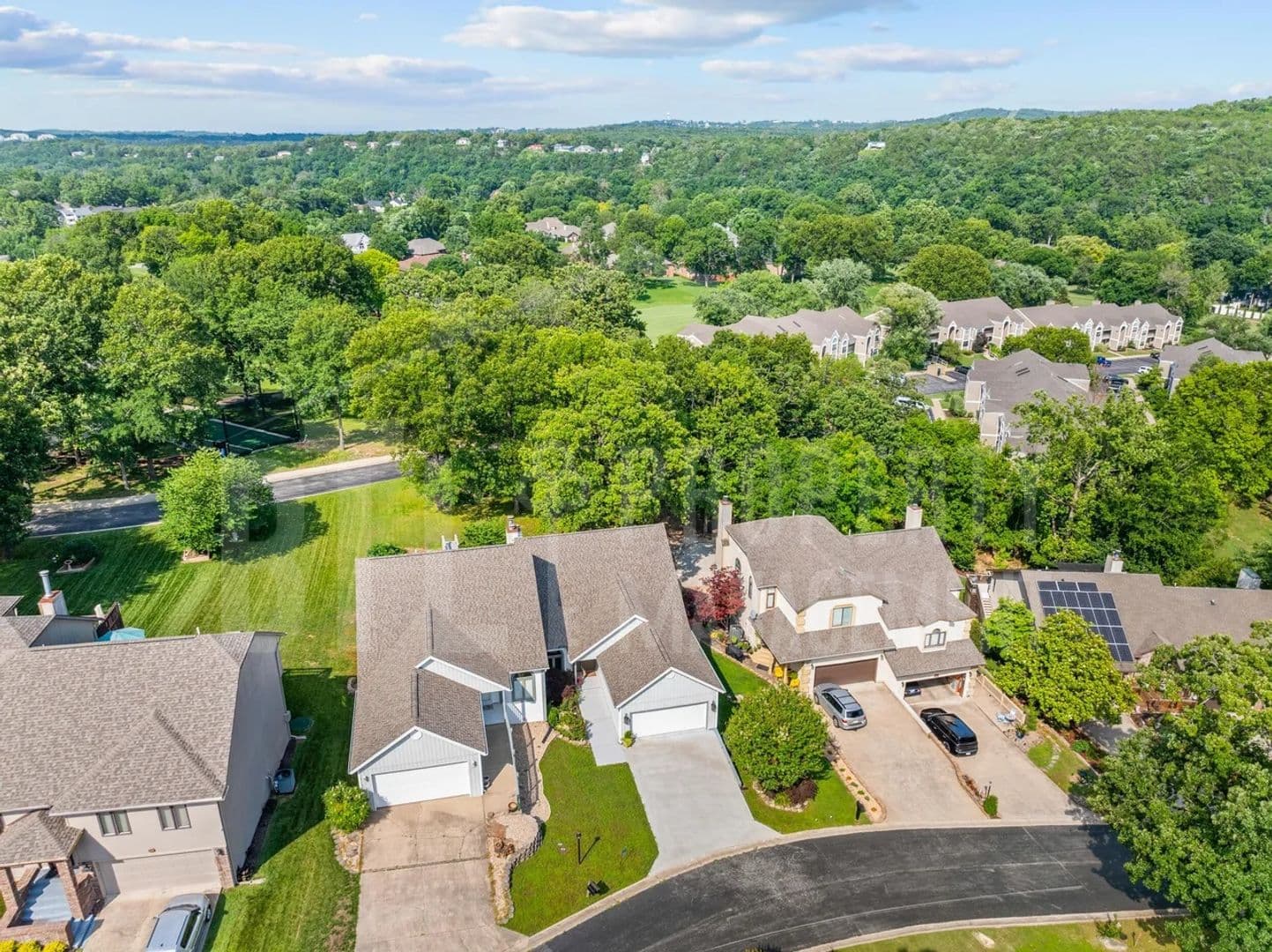Branson House: 185 Eagle Pointe Dr