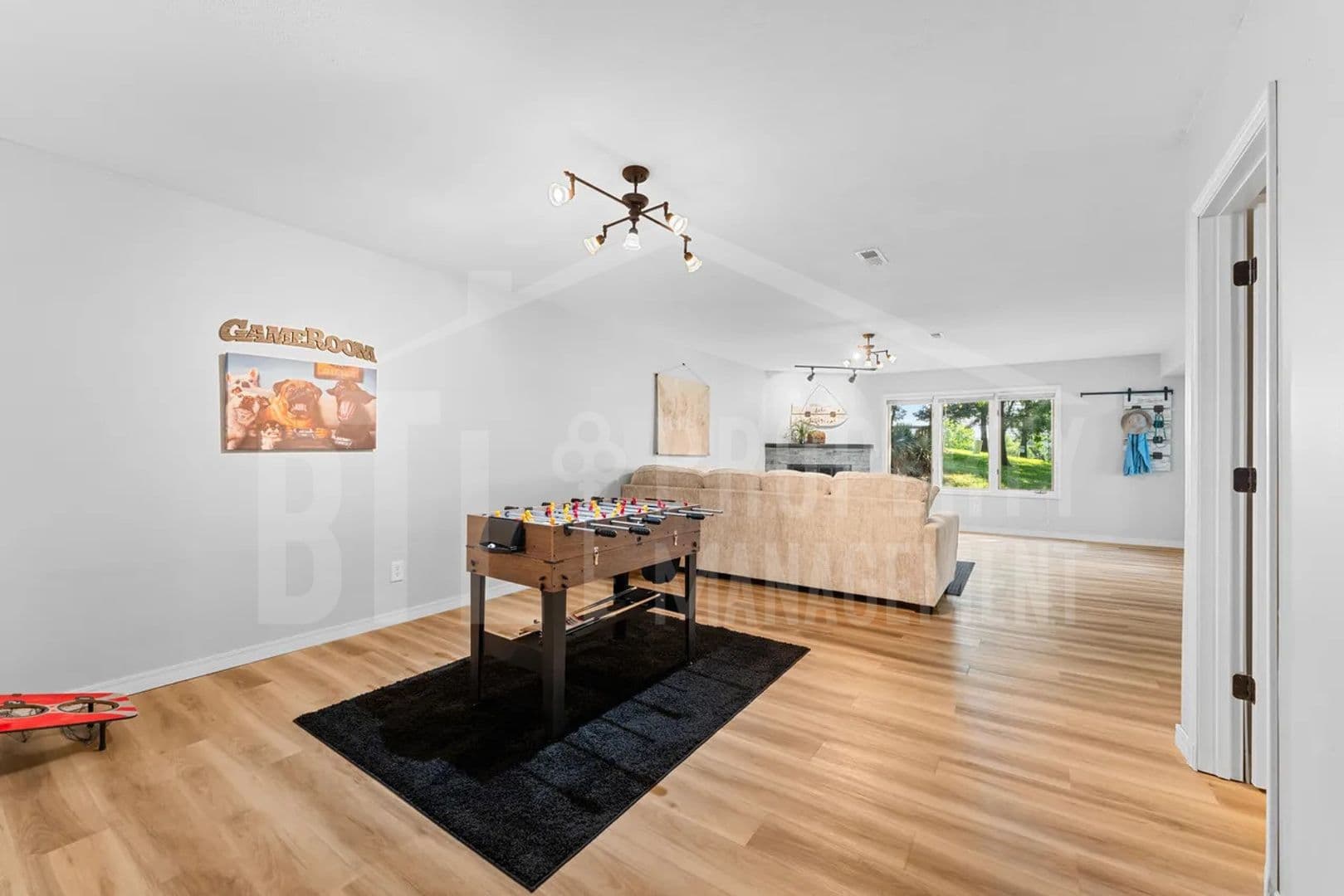 Branson House: 185 Eagle Pointe Dr