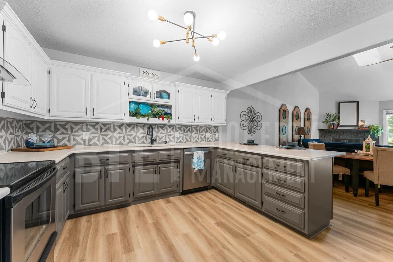 Branson House: 185 Eagle Pointe Dr