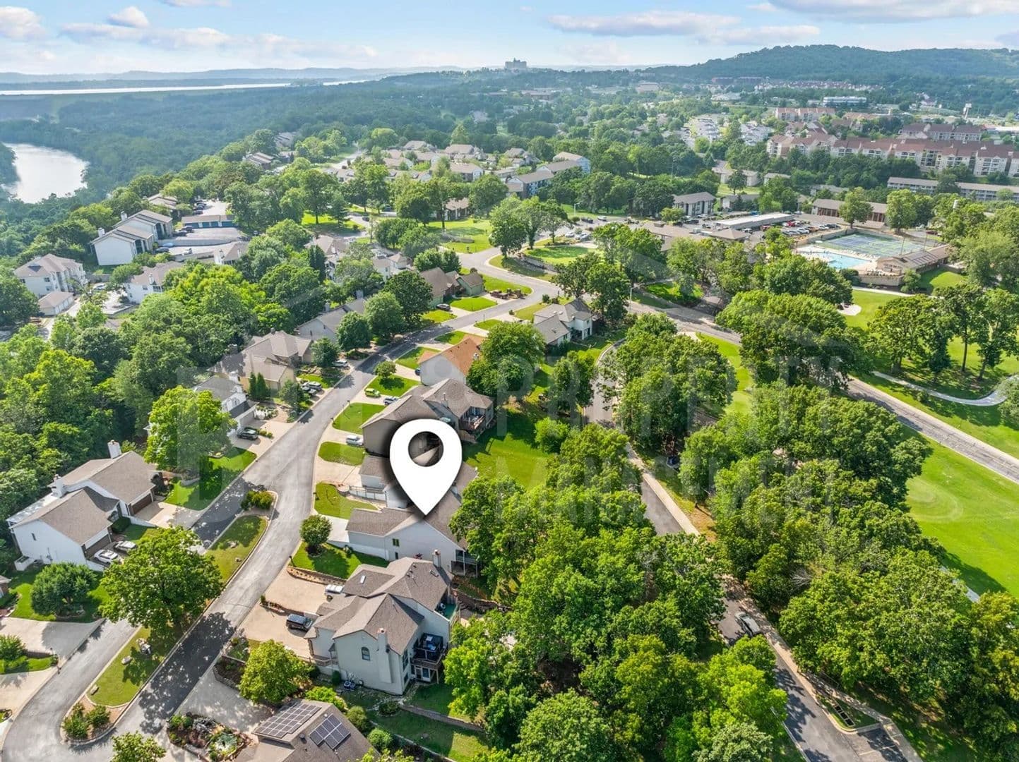 Branson House: 185 Eagle Pointe Dr