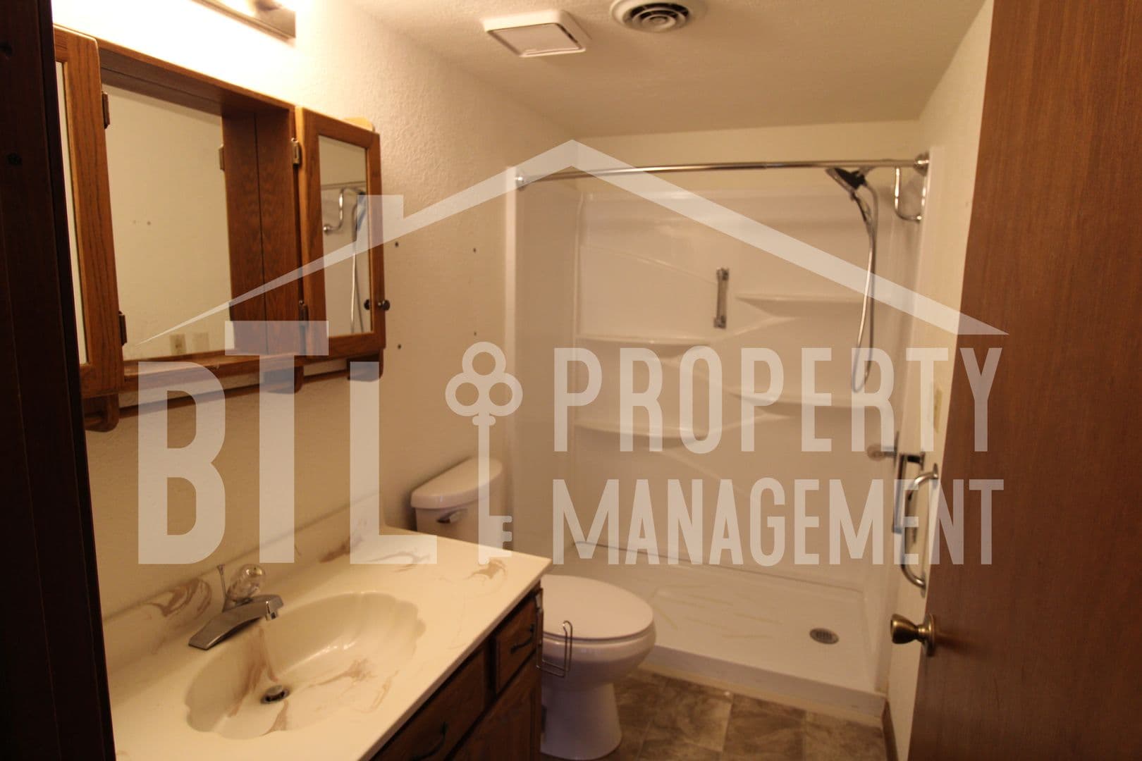 Hollister Condo: 130 Wilshire Dr Unit 28