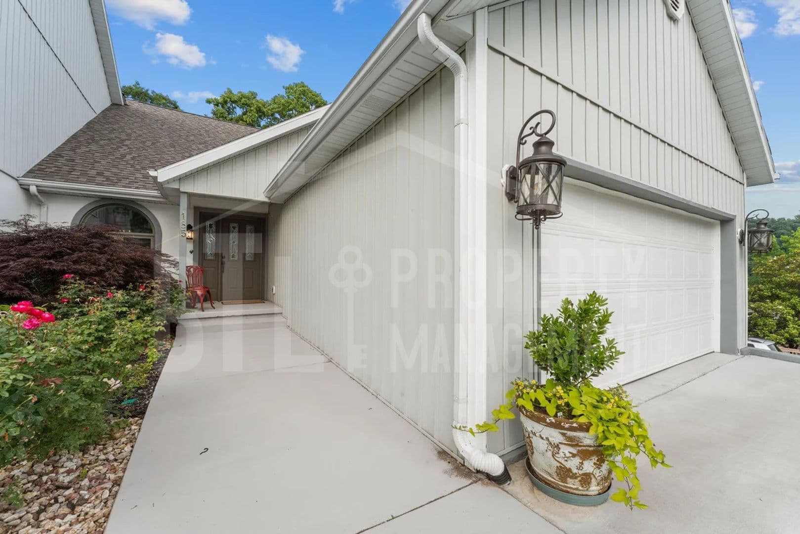 Branson House: 185 Eagle Pointe Dr