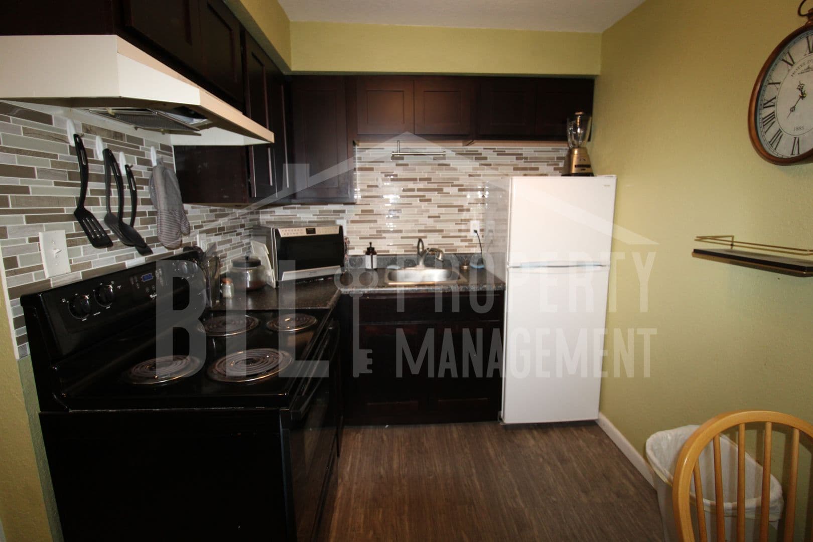 Rockaway Beach Apartment: 144 Recreation Ave.