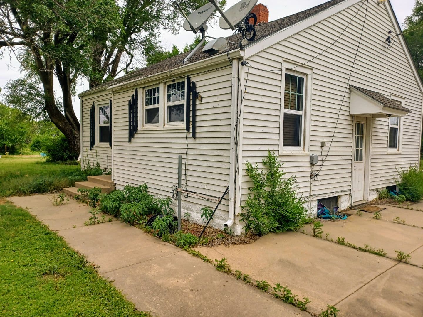 Viola House: 19000 W 55th St. S