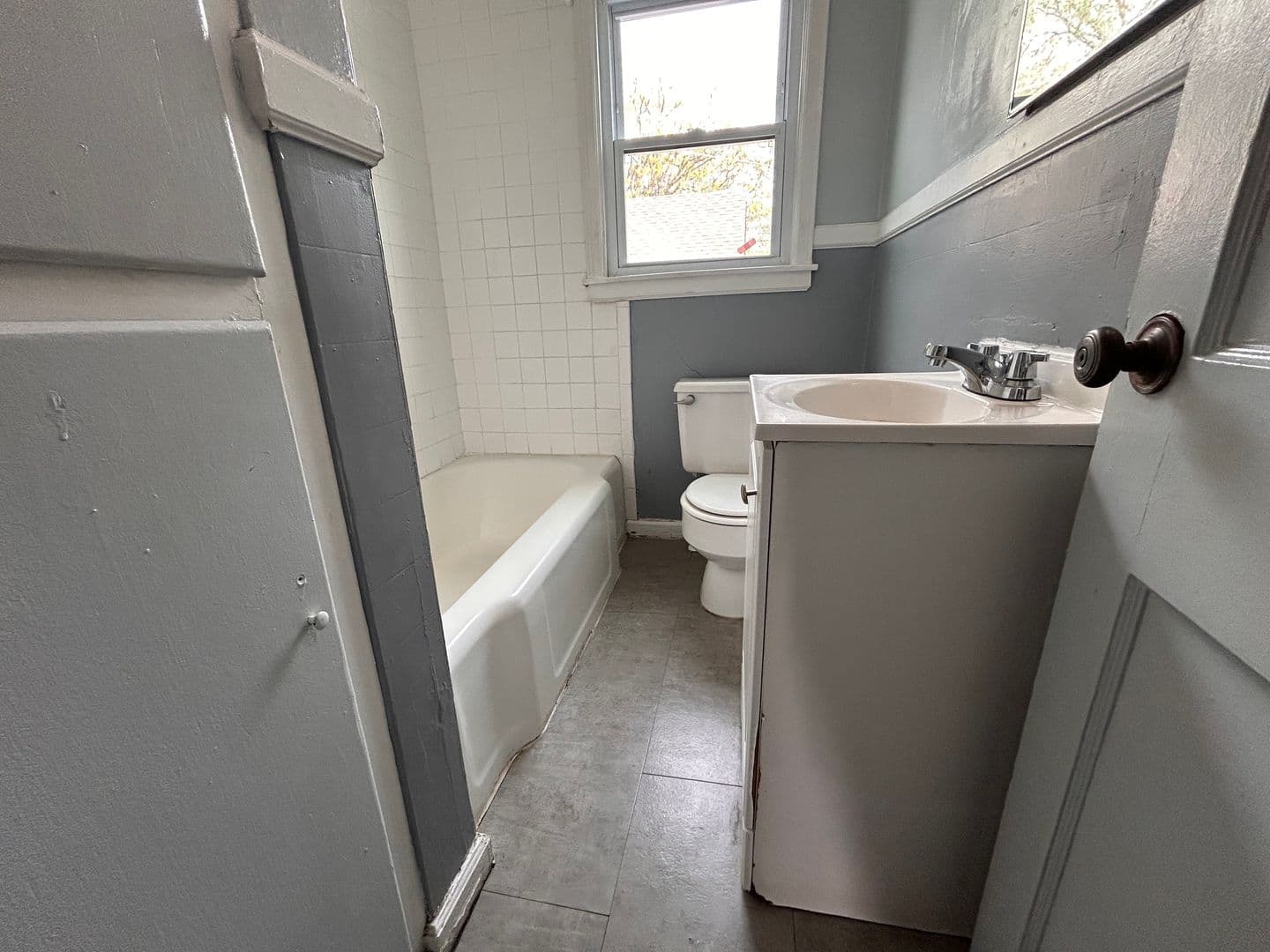 Wichita Apartment: 810 N Glendale St