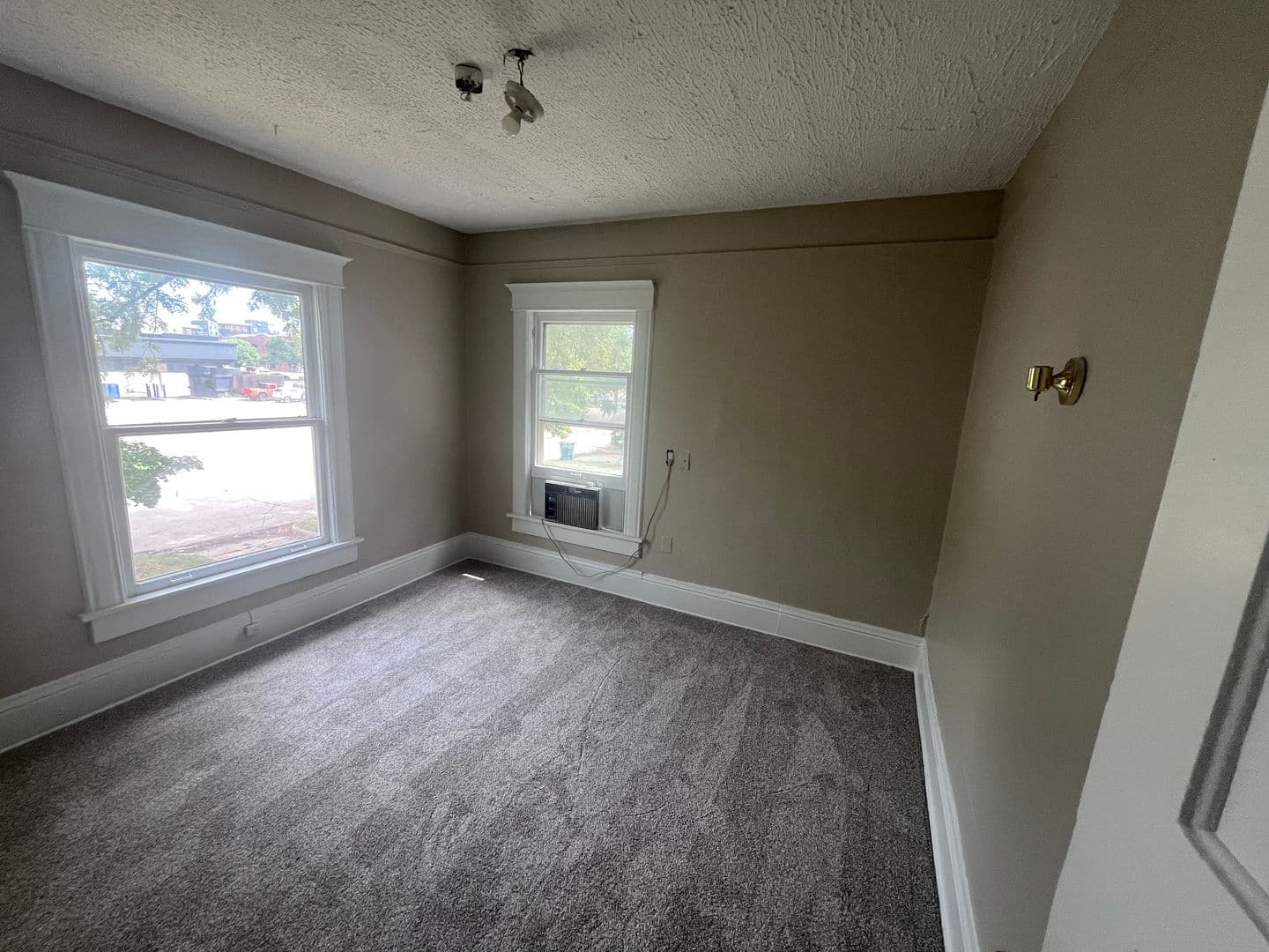 Wichita House: 204 S Osage