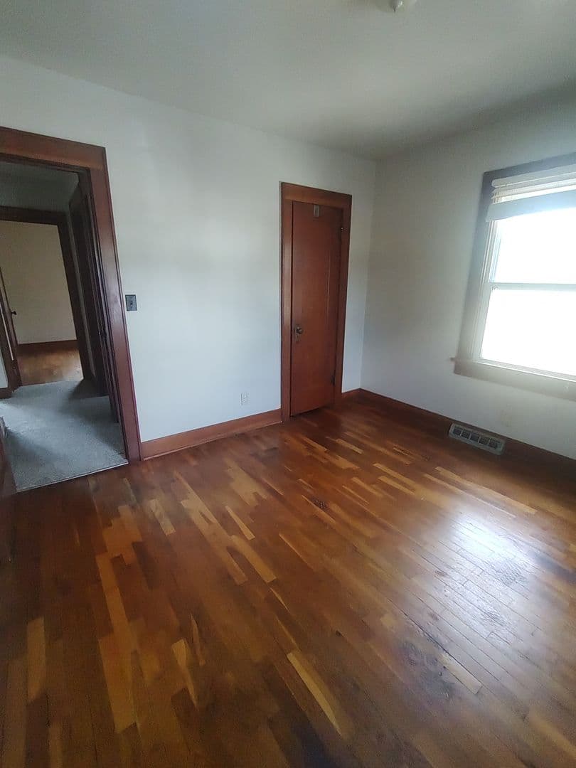 Viola House: 19000 W 55th St. S