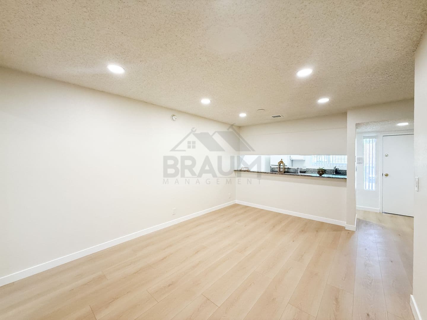 SHERMAN OAKS Apartment: 4638 TILDEN AVE