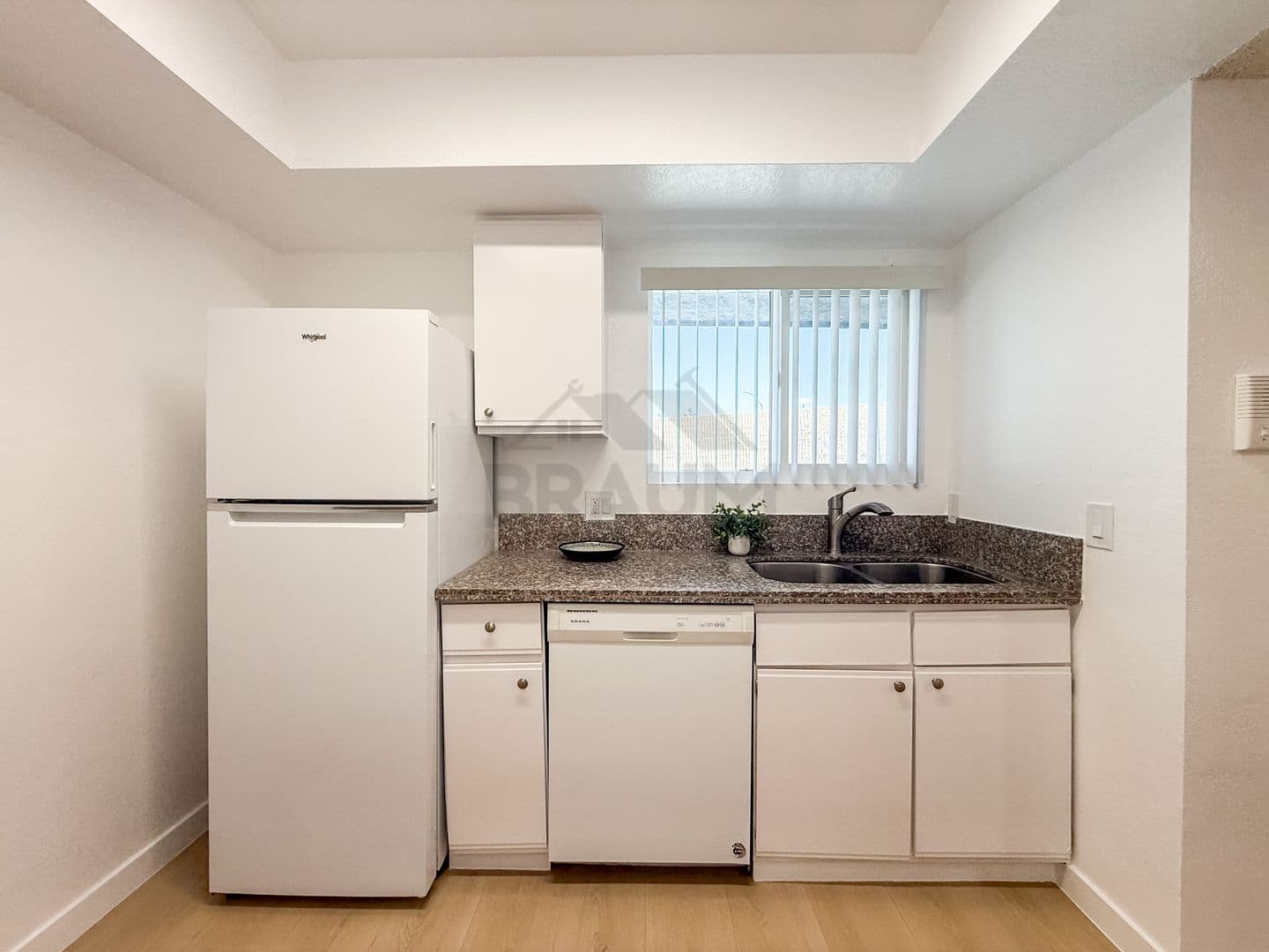 SHERMAN OAKS Apartment: 4638 TILDEN AVE