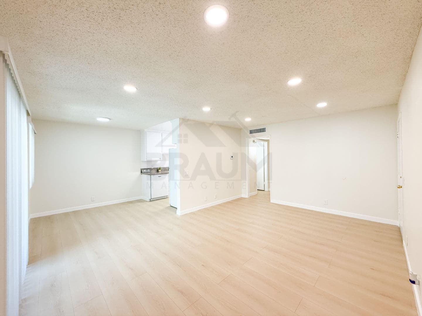 NORTH HOLLYWOOD Apartment: 11007 HARTSOOK ST